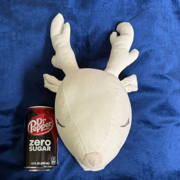 Reindeer Head Christmas Wall Decoration White Fabric “Stuffed” - Picture 10 of 11